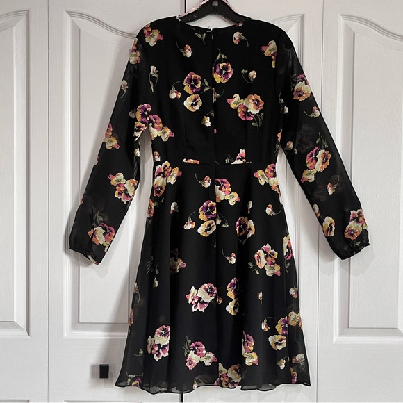 Forever 21 Contemporary Black pansy floral print Dress XS NWT - Picture 2 of 7